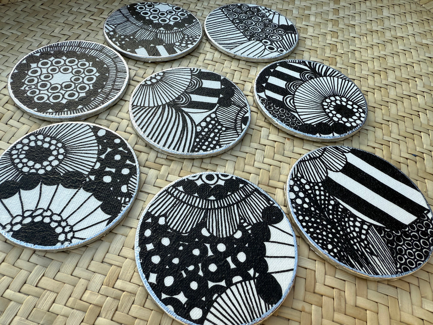 Black & White Modern Art Deco Decoupage Magnets – Circle or Square
