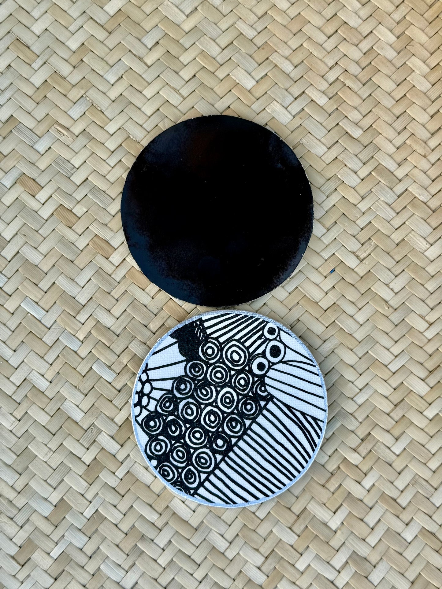 Black & White Modern Art Deco Decoupage Magnets – Circle or Square